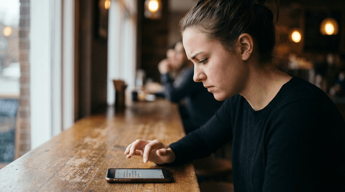 7 Signs You're Dating with Anxiety (Not Intuition)